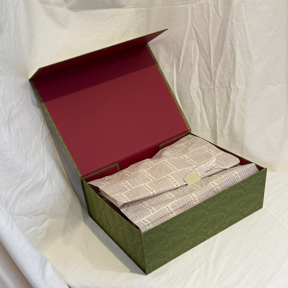 Gucci 100 Green Patterned Gift Box and Dust Bag - Picture 4 of 11